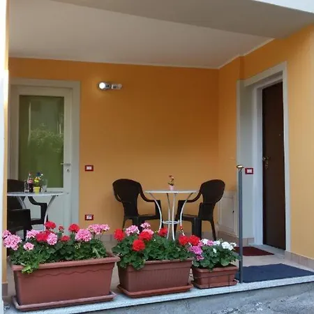 Guest house Guesthouse Sofia, Aria Condizionata Stresa